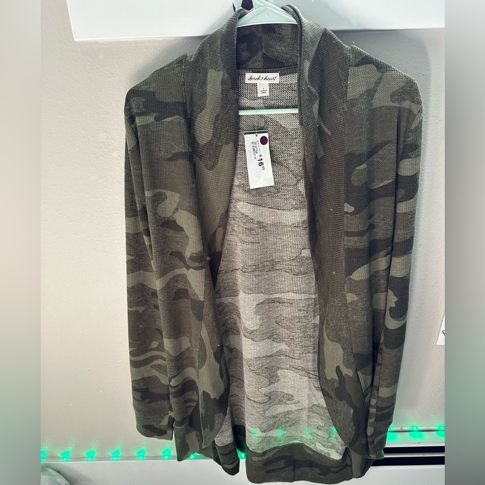 Women’s camo cardigan- new with tags